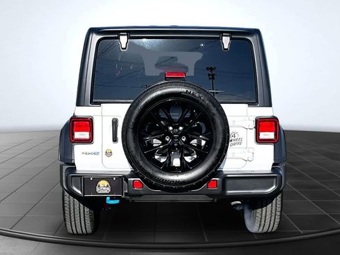 Used 2023 Jeep Wrangler Unlimited w/ Cold Weather Group image 5