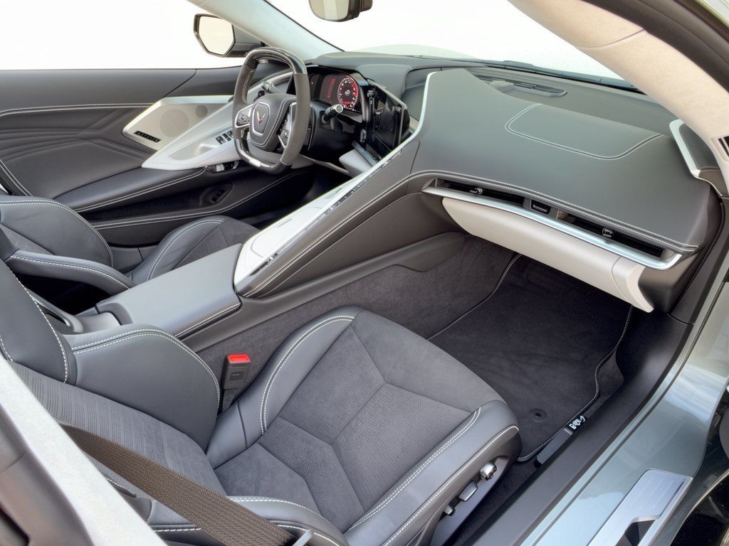 Used 2024 Chevrolet Corvette Z06 w/ Z07 Performance Package RWD image 30
