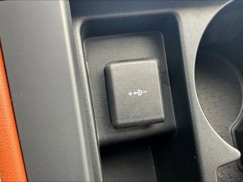 Used 2025 Jaguar F-PACE R-Dynamic S image 37