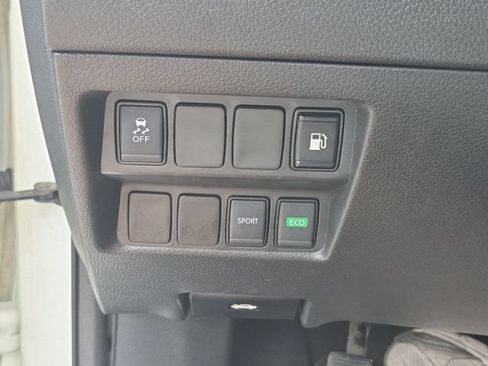 Used 2018 Nissan Rogue S FWD image 19