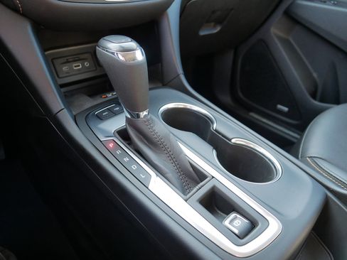 Used 2020 Chevrolet Equinox Premier image 24