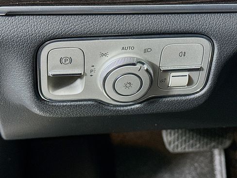 Used 2020 Mercedes-Benz GLE 350 4MATIC image 17