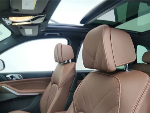 Used 2026 BMW X5 sDrive40i w/ M Sport Package image 33