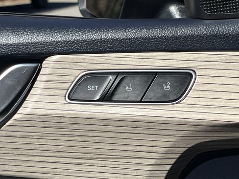 Used 2021 Hyundai Palisade Limited image 16