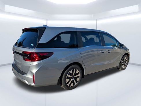 New 2026 Honda Odyssey EX-L image 4