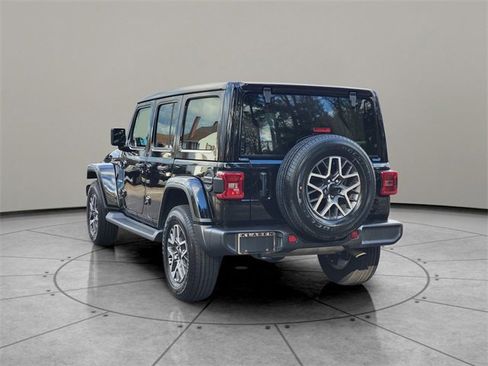 Certified 2024 Jeep Wrangler Sahara image 10