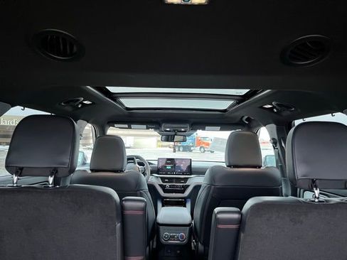 Used 2025 Ford Explorer ST-Line w/ Premium Package image 28