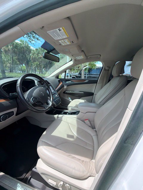 Used 2019 Lincoln MKC Select w/ Select Plus Package FWD image 5