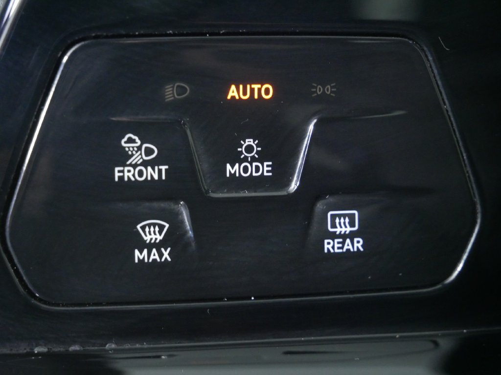 Used 2024 Volkswagen Golf R AWD/4WD image 24