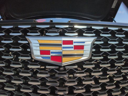 Certified 2024 Cadillac Escalade Premium Luxury w/ Performance Package image 31