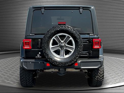 Used 2019 Jeep Wrangler Unlimited Sahara AWD/4WD image 6