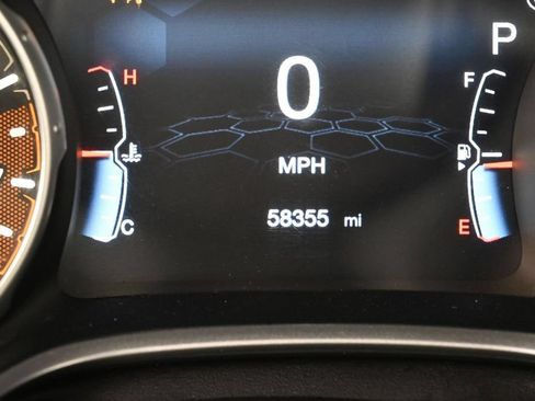 Used 2018 Jeep Compass Latitude w/ Popular Equipment Group AWD/4WD image 19