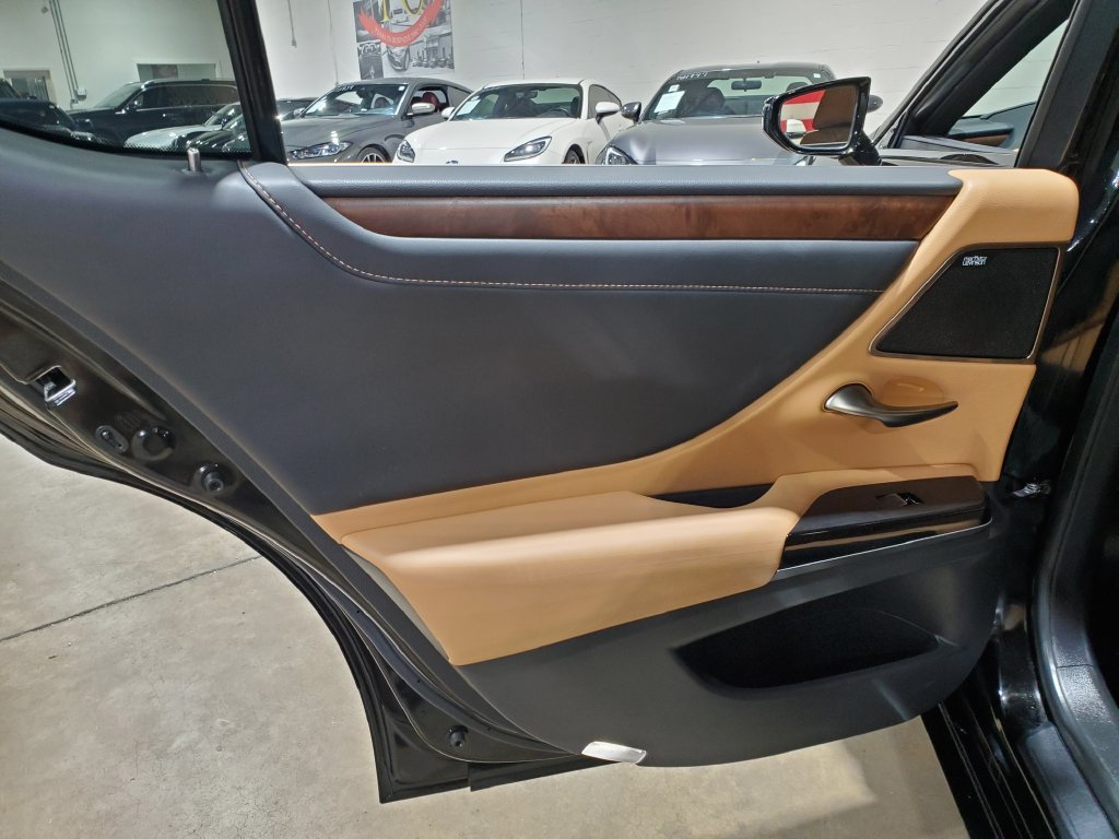 Used 2022 Lexus ES 300h w/ Accessory Package FWD image 45