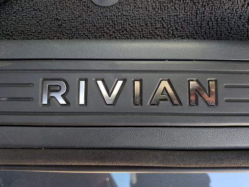 Used 2023 Rivian R1T Adventure image 34