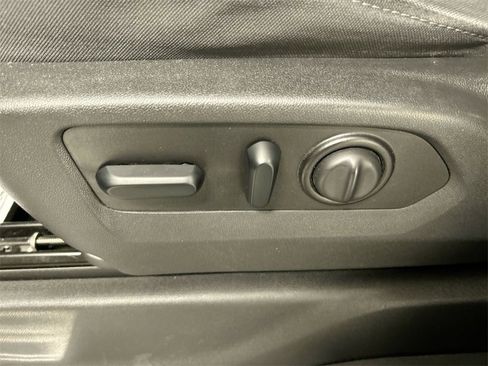 Used 2020 GMC Sierra 1500 SLE w/ SLE Value Package image 10