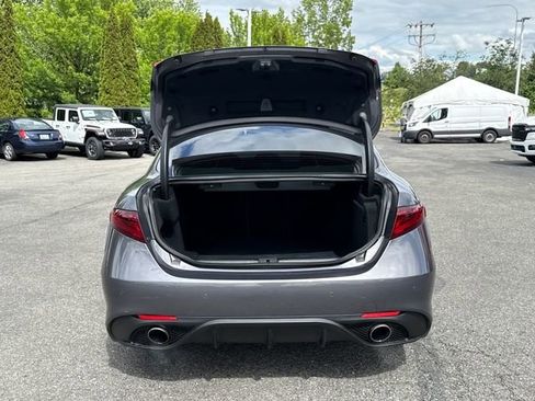 Used 2019 Alfa Romeo Giulia w/ Quick Order Package 22K Sport RWD image 6