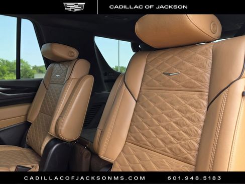 Certified 2023 Cadillac Escalade Premium Luxury AWD/4WD image 24