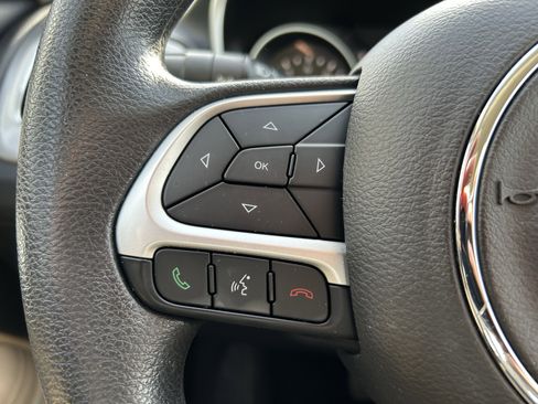 Used 2019 Jeep Compass Sport w/ Tech Group image 16