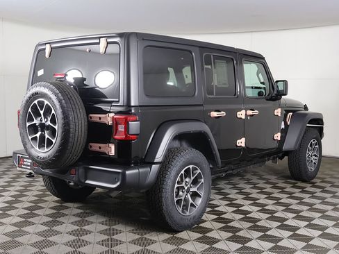 Used 2024 Jeep Wrangler Unlimited Sport AWD/4WD image 9