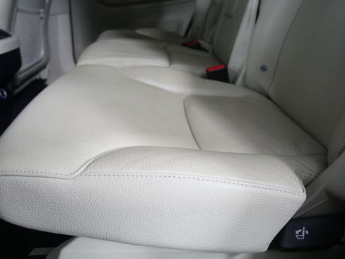 Used 2020 Volvo XC90 T5 Momentum w/ Protection Package FWD image 11