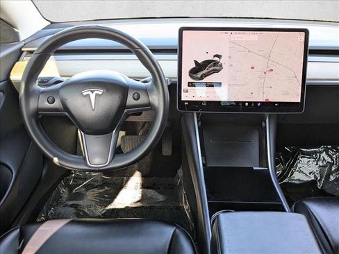 Used 2019 Tesla Model 3 Mid Range image 18