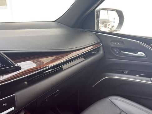 Used 2023 Cadillac Escalade ESV Luxury image 11