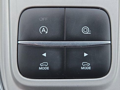 Used 2022 Ford Explorer Limited image 19