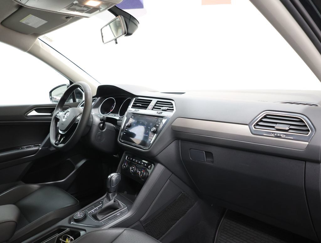 Used 2020 Volkswagen Tiguan SE AWD/4WD image 23