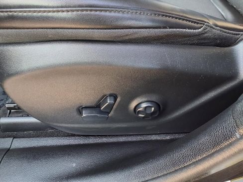 Used 2019 Jeep Cherokee Trailhawk w/ Cold Weather Group image 21