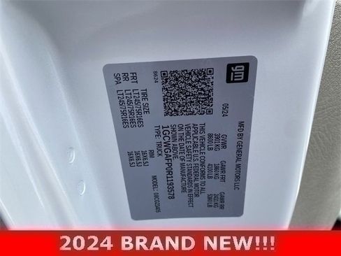 Used 2024 Chevrolet Express 2500 w/ Driver Convenience Package image 30