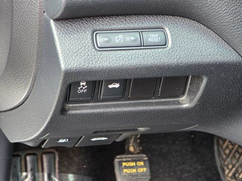 Used 2015 Nissan Altima 2.5 SV FWD image 37
