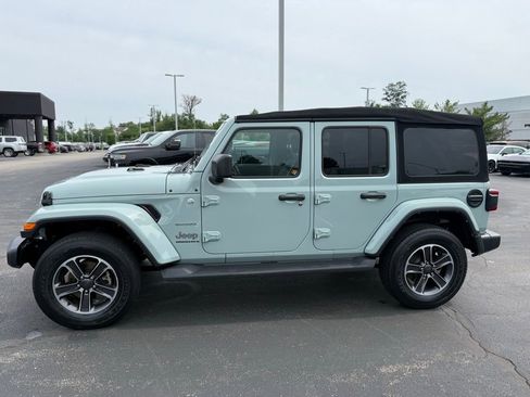 Used 2023 Jeep Wrangler Unlimited Sahara w/ LED Lighting Group AWD/4WD image 6