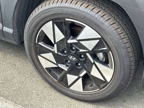 Used 2024 Hyundai Kona SEL FWD image 4