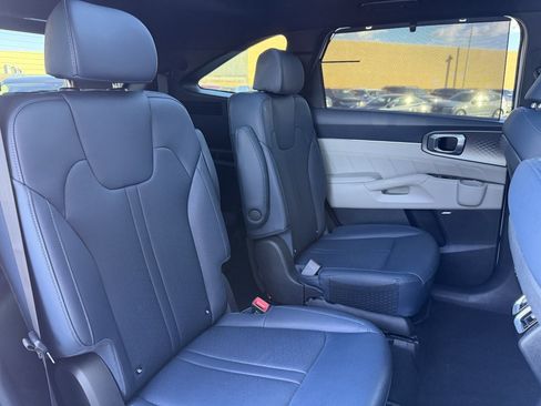 Used 2023 Kia Sorento SX Prestige image 43