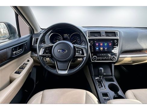 Used 2018 Subaru Outback 2.5i Limited image 6