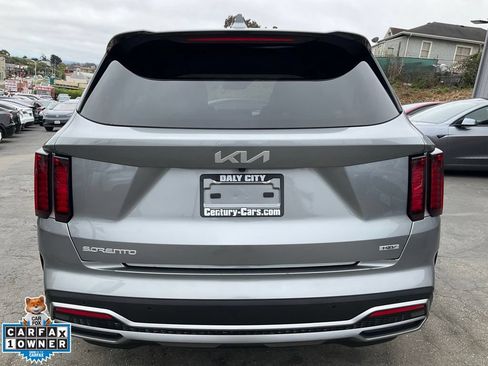 Used 2023 Kia Sorento EX AWD/4WD image 4