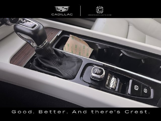 Used 2019 Volvo XC60 T5 Momentum w/ Premium Package FWD image 18