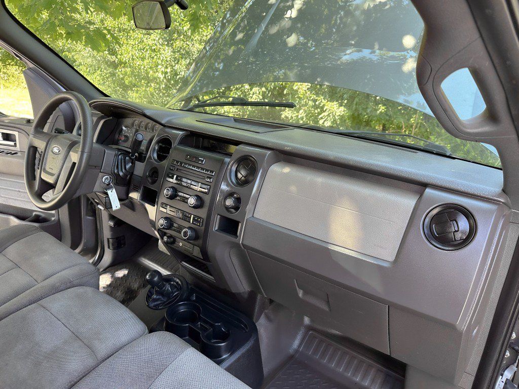Used 2010 Ford F150 STX AWD/4WD image 27