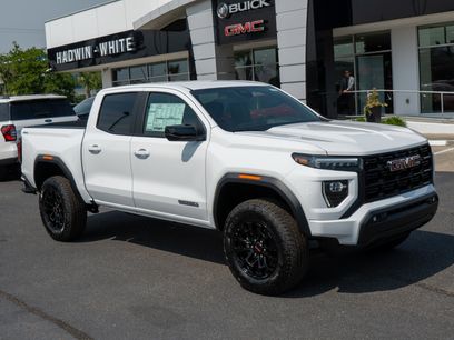 New 2026 GMC Canyon Elevation w/ Convenience Package