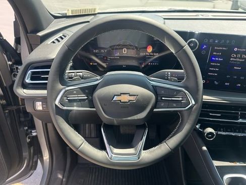 New 2026 Chevrolet Traverse LT w/ Driver Confidence Package AWD/4WD image 17