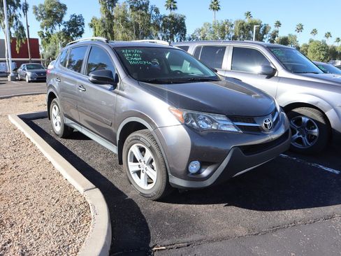 Used 2014 Toyota RAV4 XLE image 3