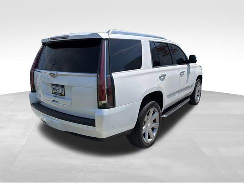 Used 2018 Cadillac Escalade Luxury AWD/4WD image 6