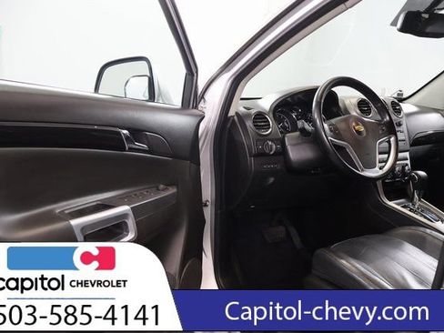 Used 2013 Chevrolet Captiva Sport LTZ FWD image 9