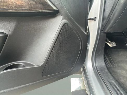 Used 2015 GMC Canyon SLT w/ Driver Alert Package image 9