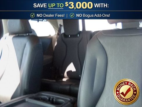 Used 2025 Kia Carnival EX FWD image 21
