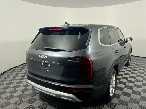 Certified 2022 Kia Telluride LX FWD image 3