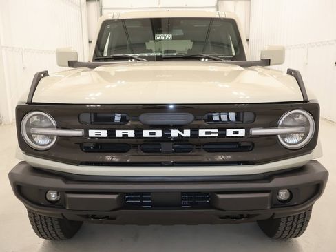 New 2025 Ford Bronco Outer Banks image 3