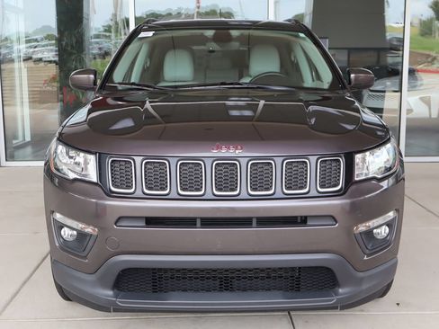Used 2021 Jeep Compass Latitude w/ Convenience Group FWD image 2