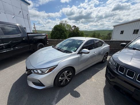 Used 2021 Nissan Sentra SV FWD image 2
