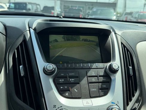 Used 2017 Chevrolet Equinox LT w/ Driver Confidence Package II AWD/4WD image 22